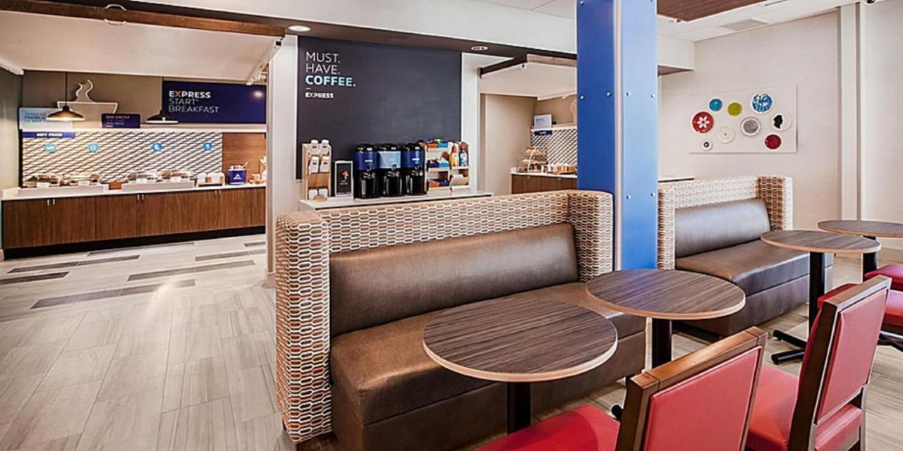 Holiday Inn Express & Suites - Marion By Ihg Exterior foto